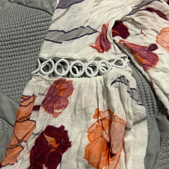 Obby cover up that can be wear in m and large - Picture 2 of 7